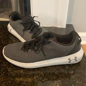 Under Armour Sneakers